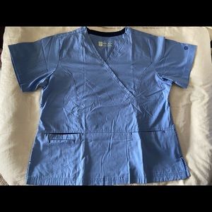 Woman’s Urbane scrub top- size XL